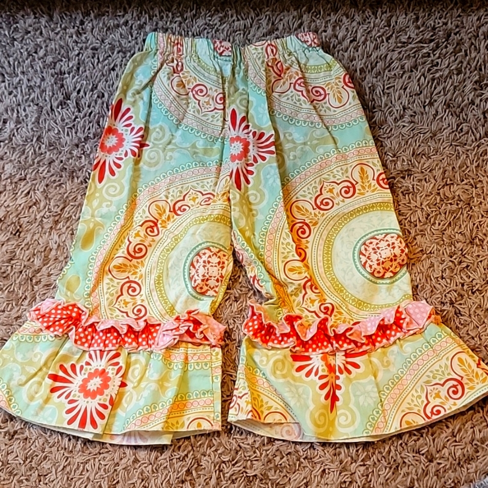 Girls 4t ruffled bottoms